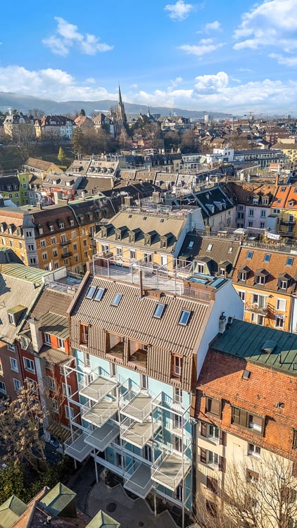 Exklusive möblierte Dachwohnung mit atemberaubender Aussicht über Zürich 2