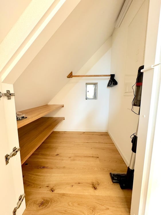 Exklusive möblierte Dachwohnung mit atemberaubender Aussicht über Zürich 8