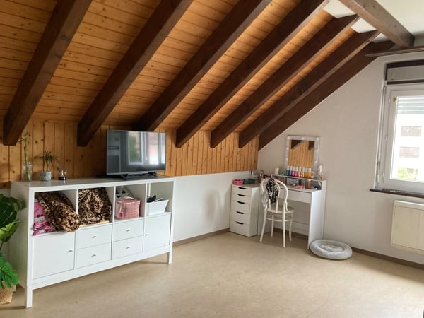 Tolle Maisonette-Wohnung mit Cheminée - ideale Lage ! 6