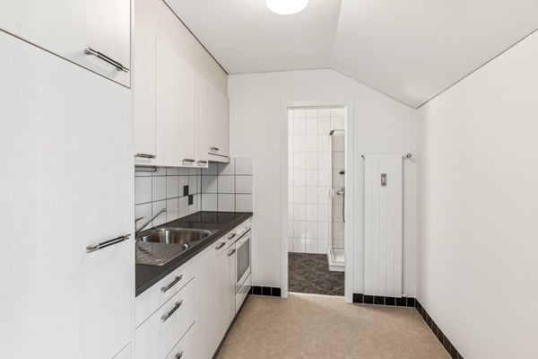 Günstige Wohnung in gepfleger Liegenschaft 8