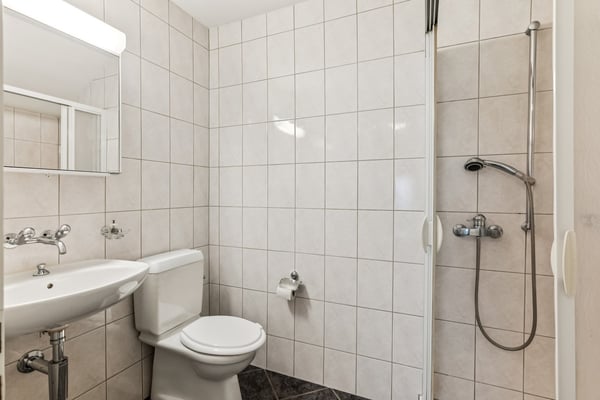 Günstige Wohnung in gepfleger Liegenschaft 9