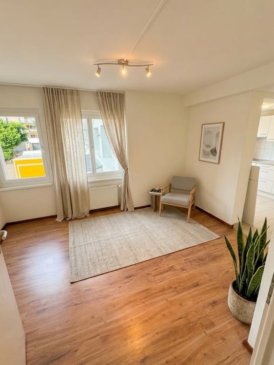 Zentral, frisch gestrichen & top ausgestattet  4-Zimmer-Wohnung 2