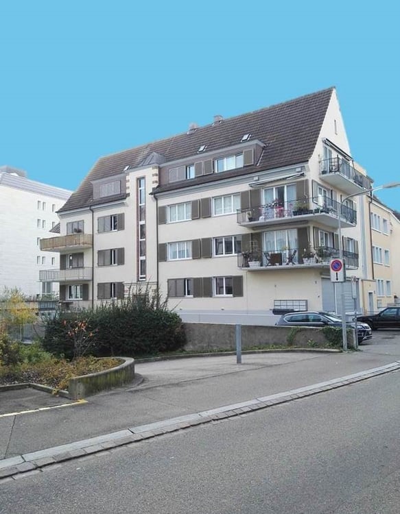 Zentral, frisch gestrichen & top ausgestattet  4-Zimmer-Wohnung 1