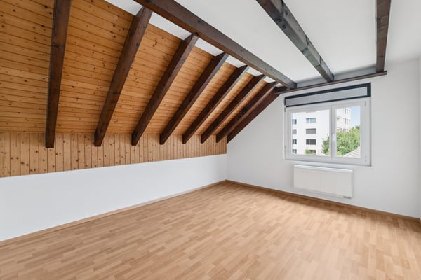Tolle Maisonette-Wohnung mit Cheminée - ideale Lage ! 7