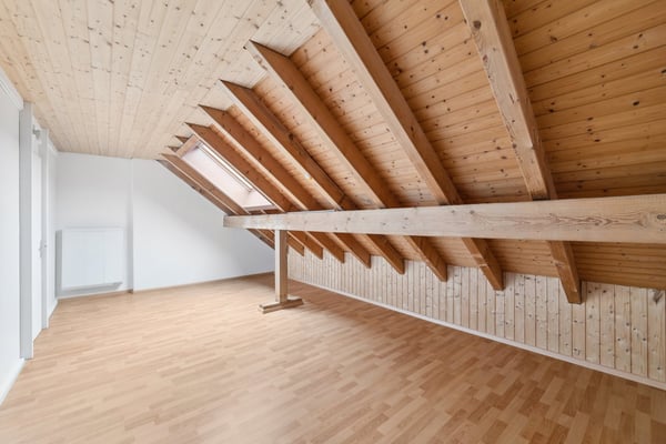 Tolle Maisonette-Wohnung mit Cheminée - ideale Lage ! 6