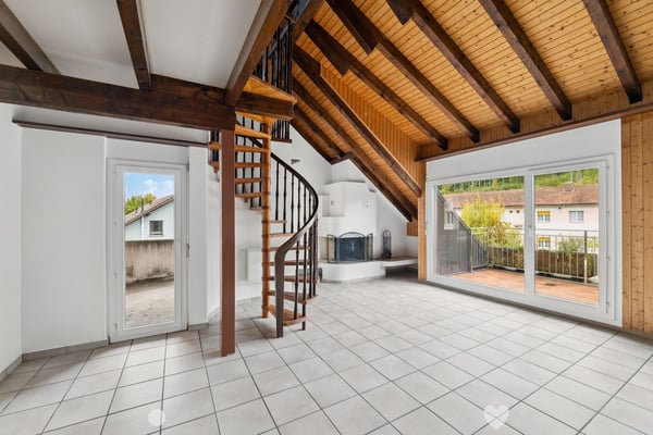 Tolle Maisonette-Wohnung mit Cheminée - ideale Lage !