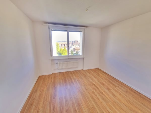 Zentrale Lage mit Blick ins Grüne! 2