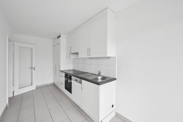 Schöne 3 ZWG mit grossem Balkon! 2