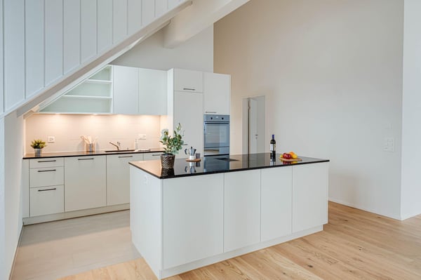 Besondere Dachwohnung mit Cheminée und hochwertigem Ausbau