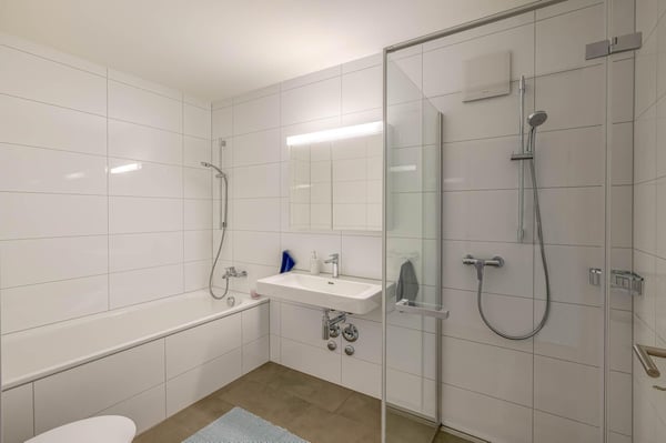 Attraktive 3.5-Zimmer-Wohnung mit sonniger Loggia im Neudorf 8
