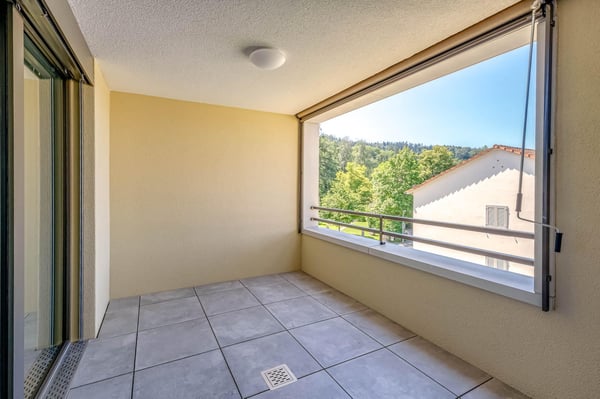 Attraktive 3.5-Zimmer-Wohnung mit sonniger Loggia im Neudorf 4