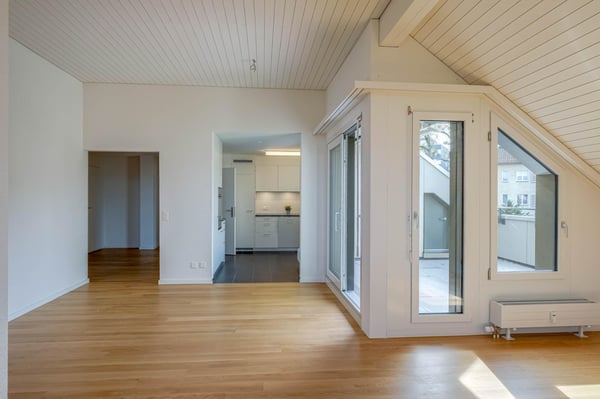 Grosszügige Dachwohnung - Toplage im Riethüsli 2