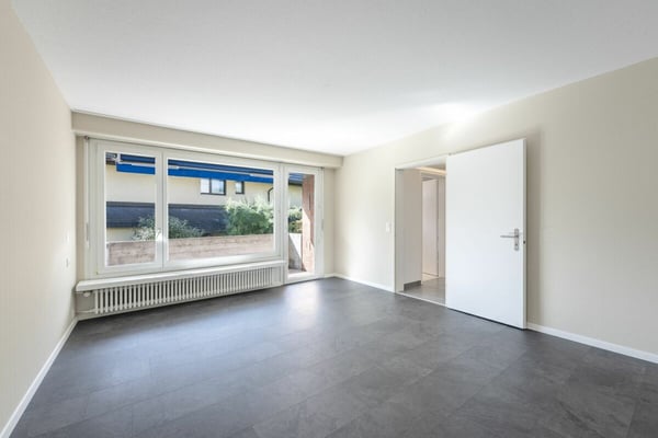 Sonnige 3.5-Zimmer-Wohnung mit Bergsicht & Garagenplatz 7