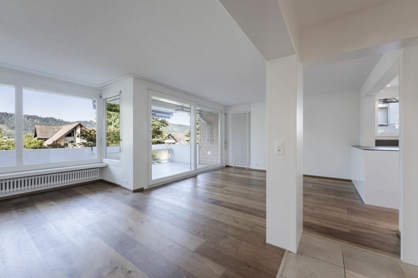 Sonnige 3.5-Zimmer-Wohnung mit Bergsicht & Garagenplatz 2