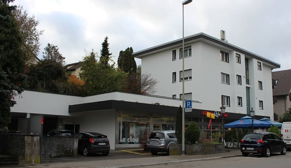 IM ZENTRUM VON SCHLIEREN - Tiefgaragenparkplatz zu vermieten! 1