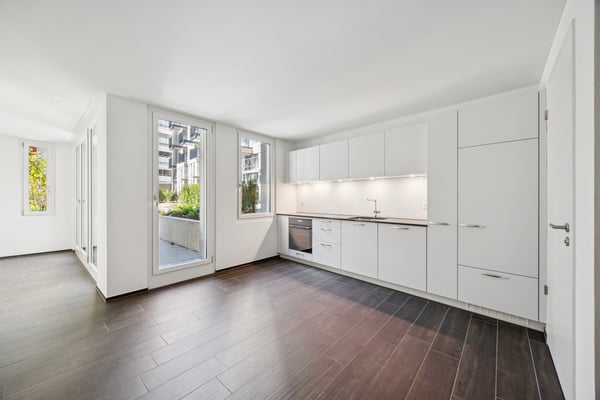 ERSTVERMIETUNG: Moderne Split-Level-Wohnung mit Charme in Zürich-Oerlikon 3