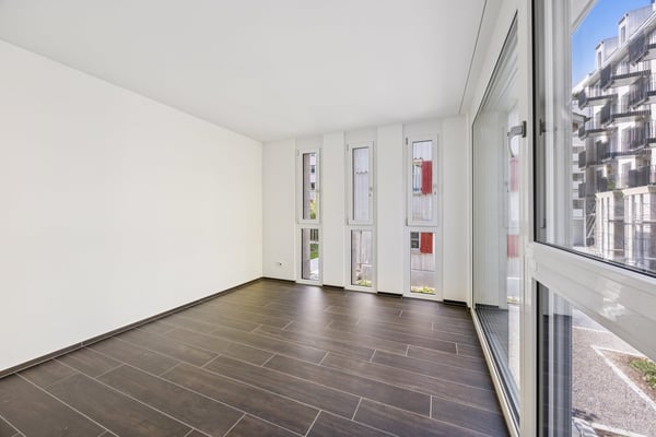 ERSTVERMIETUNG: Moderne Split-Level-Wohnung mit Charme in Zürich-Oerlikon 11