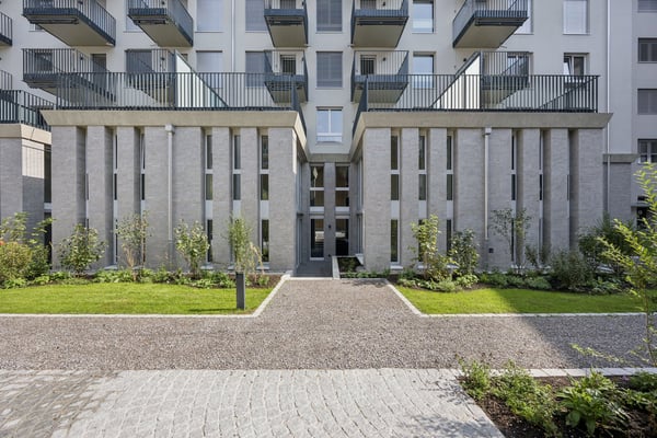 ERSTVERMIETUNG: Moderne Split-Level-Wohnung mit Charme in Zürich-Oerlikon 2