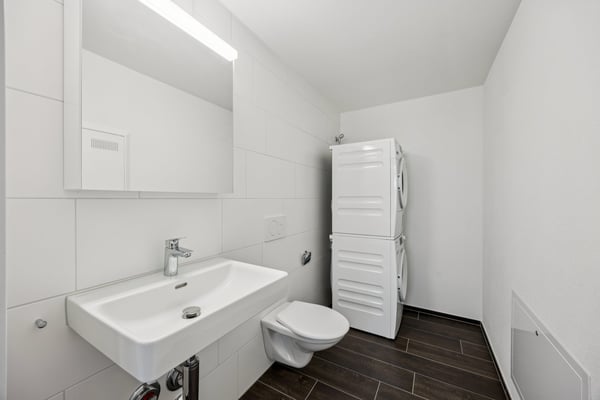 ERSTVERMIETUNG: Moderne Split-Level-Wohnung mit Charme in Zürich-Oerlikon 7