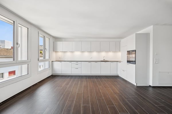 ERSTVERMIETUNG: 3.5-Zimmerwohnung an bester Lage in Zürich-Oerlikon 2
