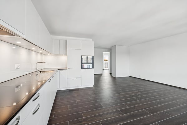 ERSTVERMIETUNG: 3.5-Zimmerwohnung an bester Lage in Zürich-Oerlikon 4