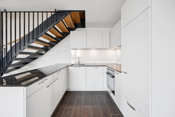 ERSTVERMIETUNG: Exklusive Maisonettewohnung mit Dachterrasse in Zürich-Oerlikon 2