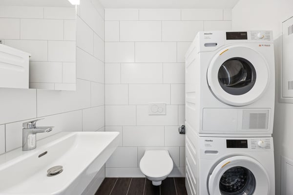 ERSTVERMIETUNG: Exklusive Maisonettewohnung mit Dachterrasse in Zürich-Oerlikon 8