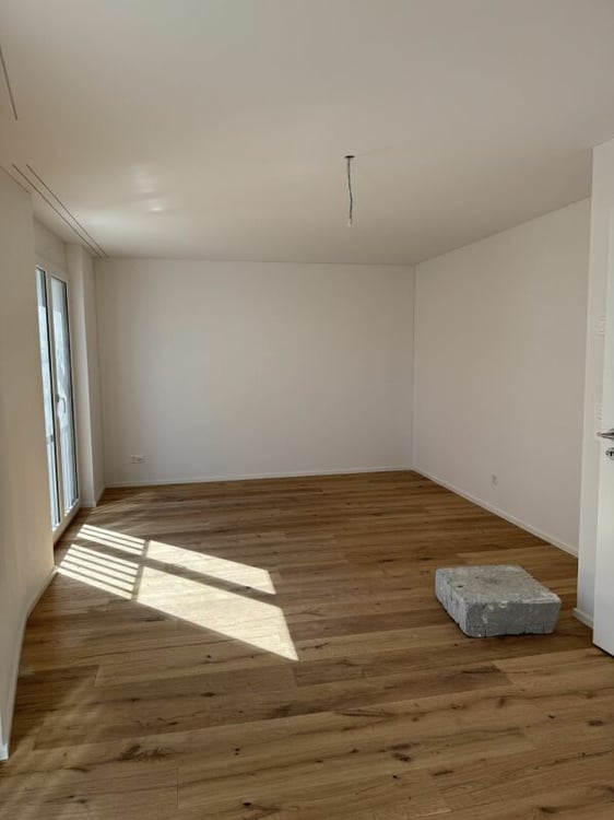 Neu-Modern-Bezugsbereit 7