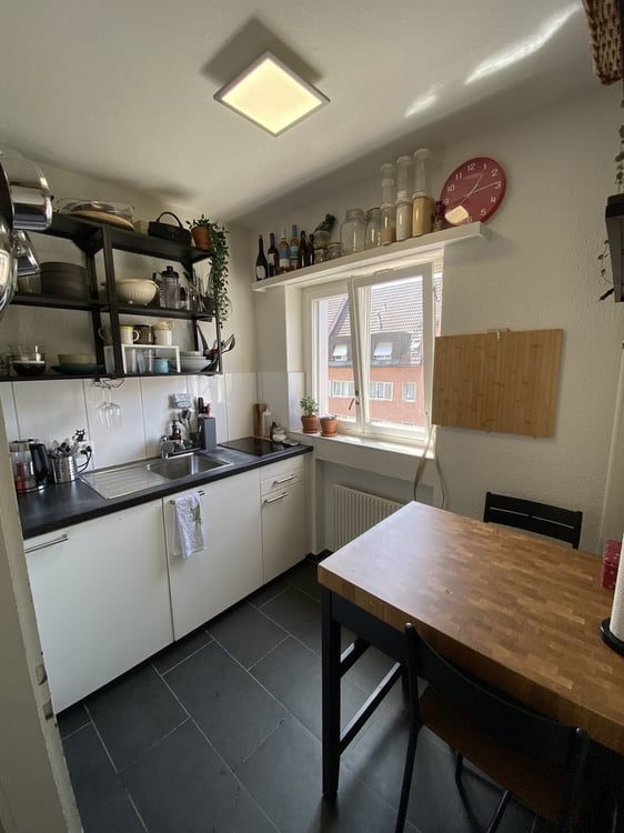 1.5 Zimmer Wohnung - Altbau - mit sep. Küche - nähe Goldbrunnenplatz 4