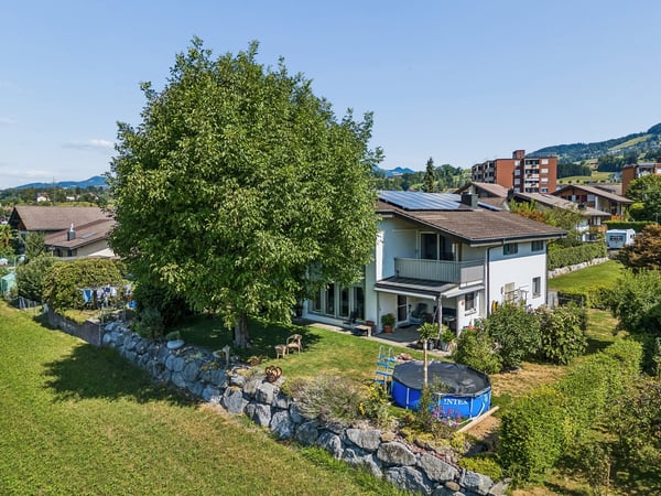 Wohnen mit Weitblick – freistehendes 7-Zimmer-Einfamilienhaus 3