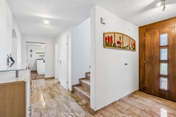 Wohnen mit Weitblick – freistehendes 7-Zimmer-Einfamilienhaus 14