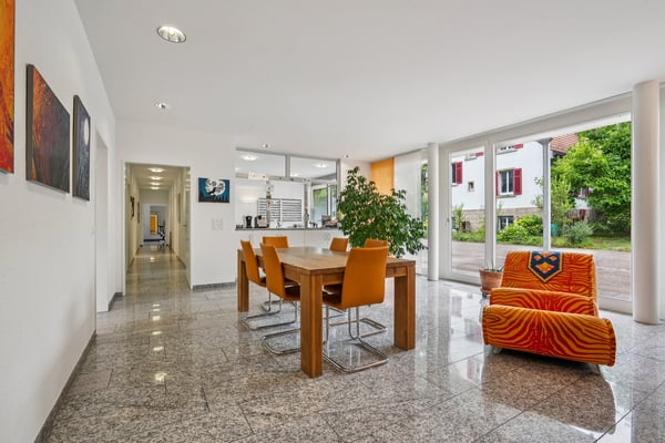 ALL IN ONE - WOHNEN UND ARBEITEN AN TOPP LAGE 13