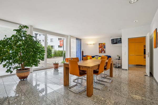 ALL IN ONE - WOHNEN UND ARBEITEN AN TOPP LAGE 9