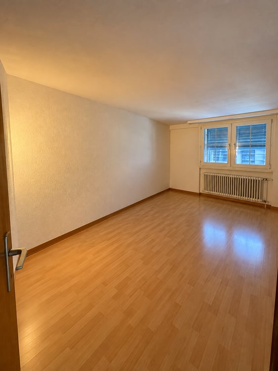 Grosszügige 2-Zimmer-Dachwohnung mit ca. 120 m² und Balkon in Bassersdorf 7