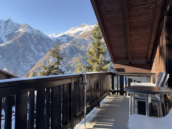 Heimelige Dachwohnung mit schönem Bergblick 4