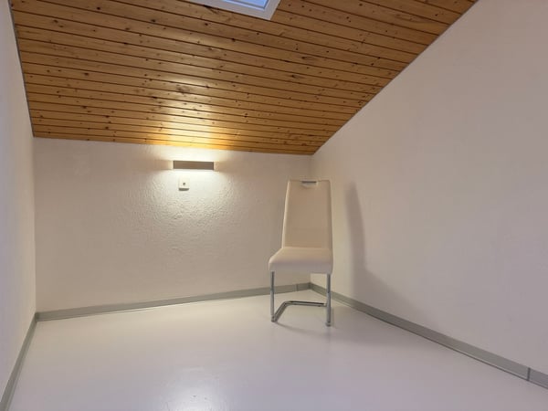 Heimelige Dachwohnung mit schönem Bergblick 11