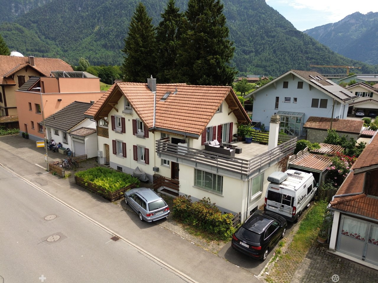 Immobilie in Interlaken - Wohnhaus mit 3 Wohneinheiten - Bild 4