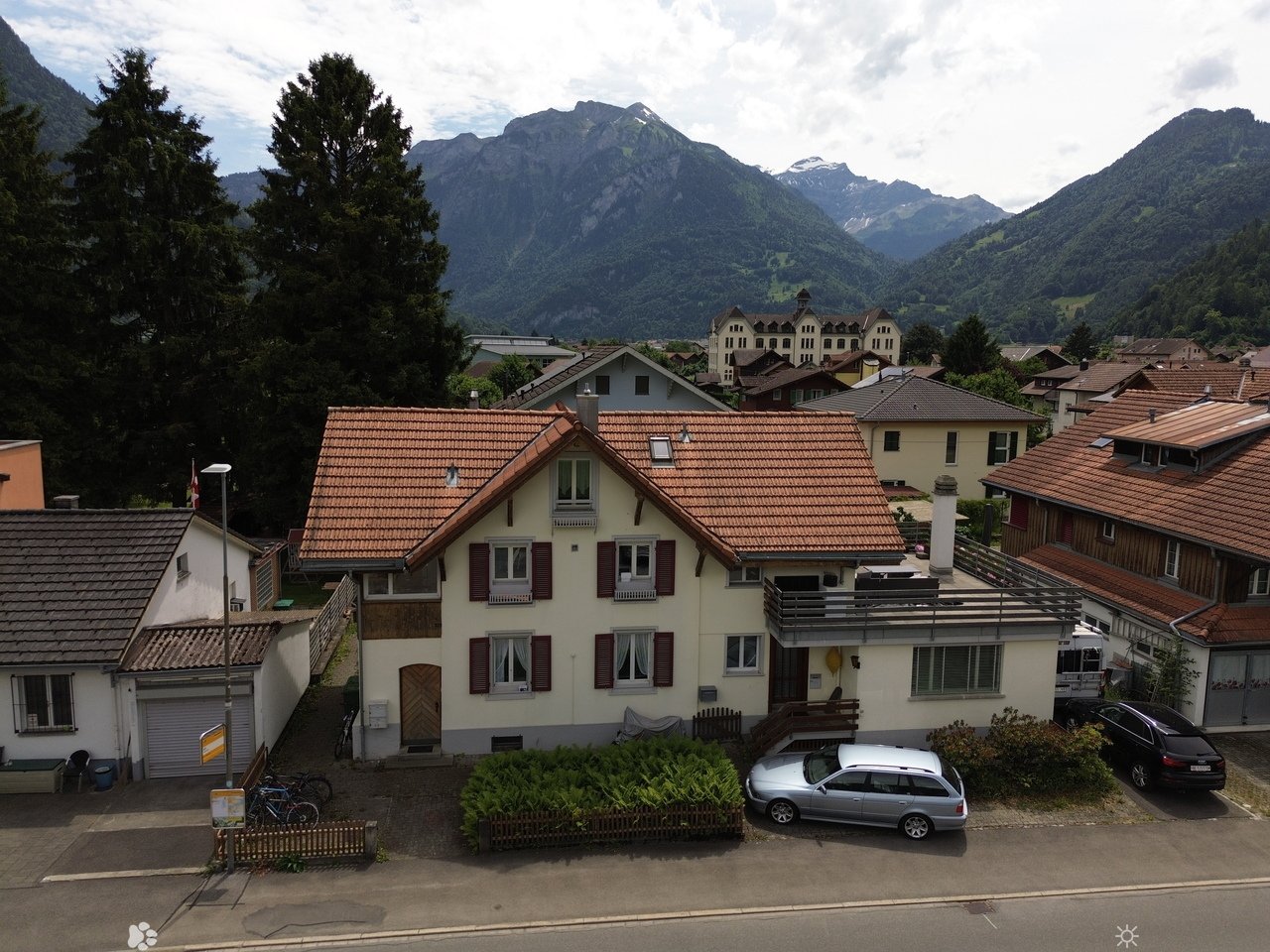 Immobilie in Interlaken - Wohnhaus mit 3 Wohneinheiten - Bild 3
