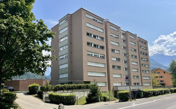 Helle 4.5-Zimmerwohnung mit schöner Bergsicht 1