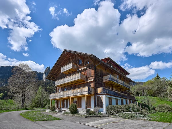 Möblierte 4-Zimmer-Wohnung mit 2 Balkonen und Panoramasicht 1