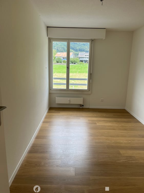Helle 2.5-Zimmerwohnung im 1. Obergeschoss mit schöner Bergsicht 7