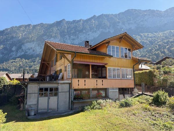 Charmante Haushälfte mit Potenzial