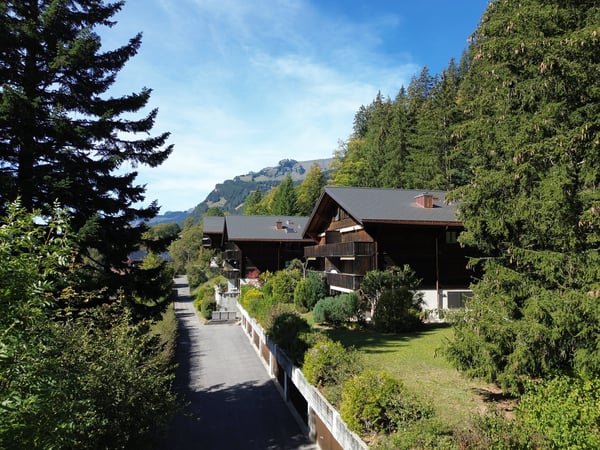 Heimelige 2½-Zimmer-Wohnung mit herrlicher Bergsicht in Grindelwald 2