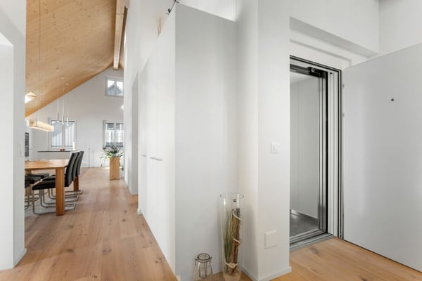 Grosszügige und moderne Dachgeschosswohnung 9
