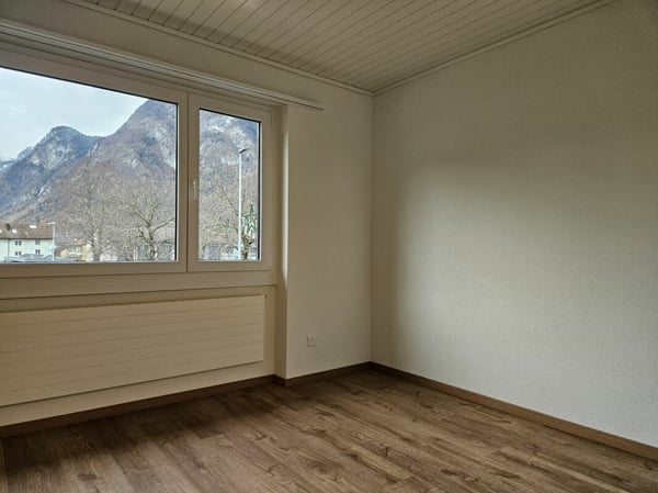 Neuwertige 4.5 Zimmer-Maisonettwohnung im Dorfzentrum 8