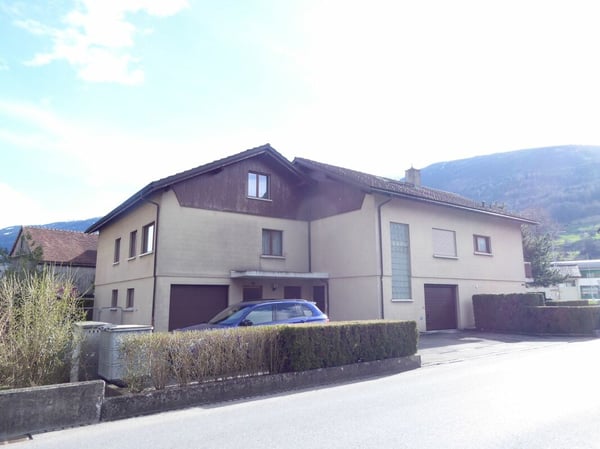 Neuwertige 4.5 Zimmer-Maisonettwohnung im Dorfzentrum 2