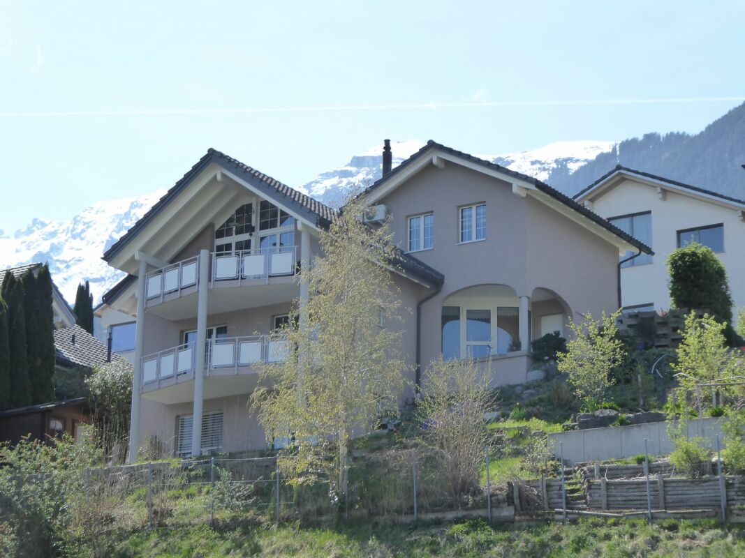Detached 5 1/2-room single-family house with attractive distant view