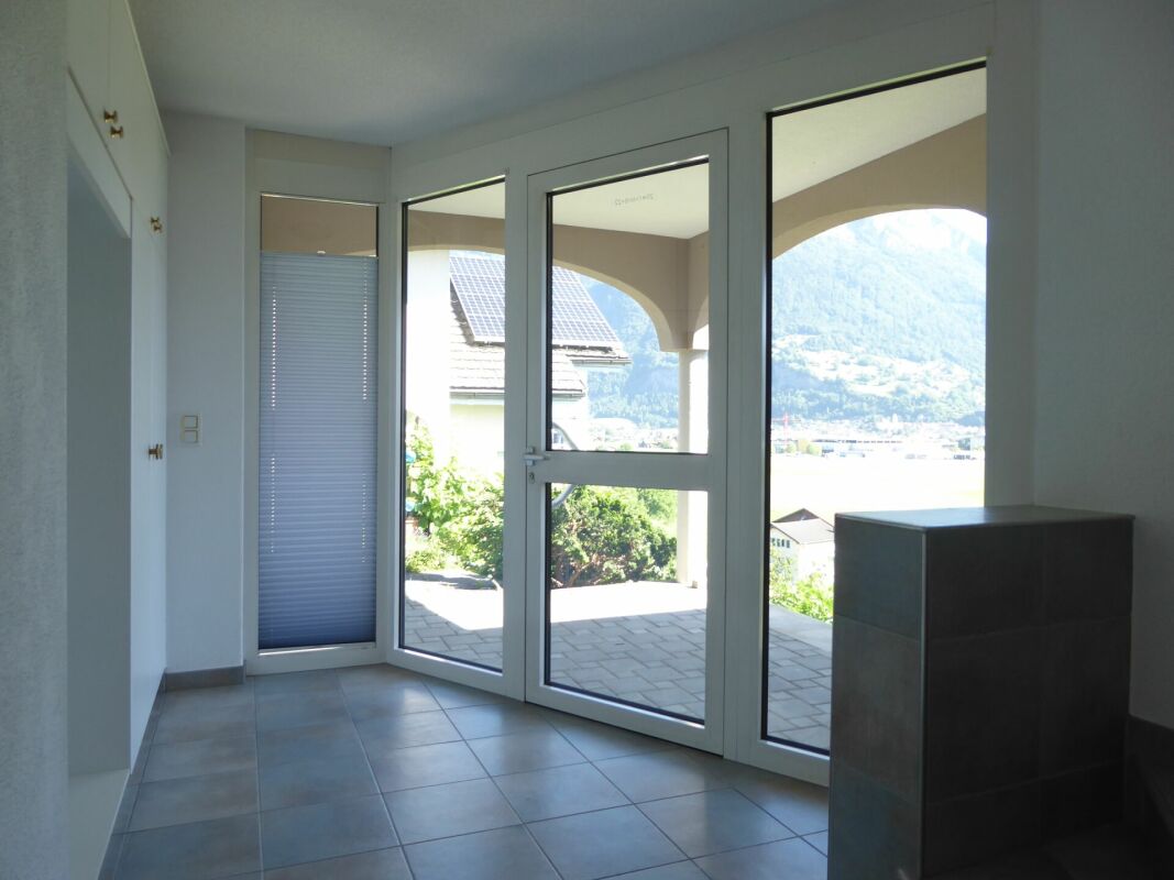 Detached 5 1/2-room single-family house with attractive distant view