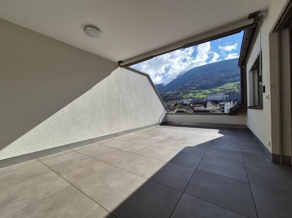 neuwertige 4.5-Zimmer-Maisonette-Wohnung mit Loggia an zentraler Lage 13