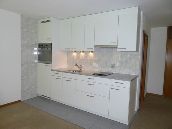 1.5-Zimmer-Studio-Ferienwohnung mit Gartensitzplatz und Tiefgaragenplatz 6
